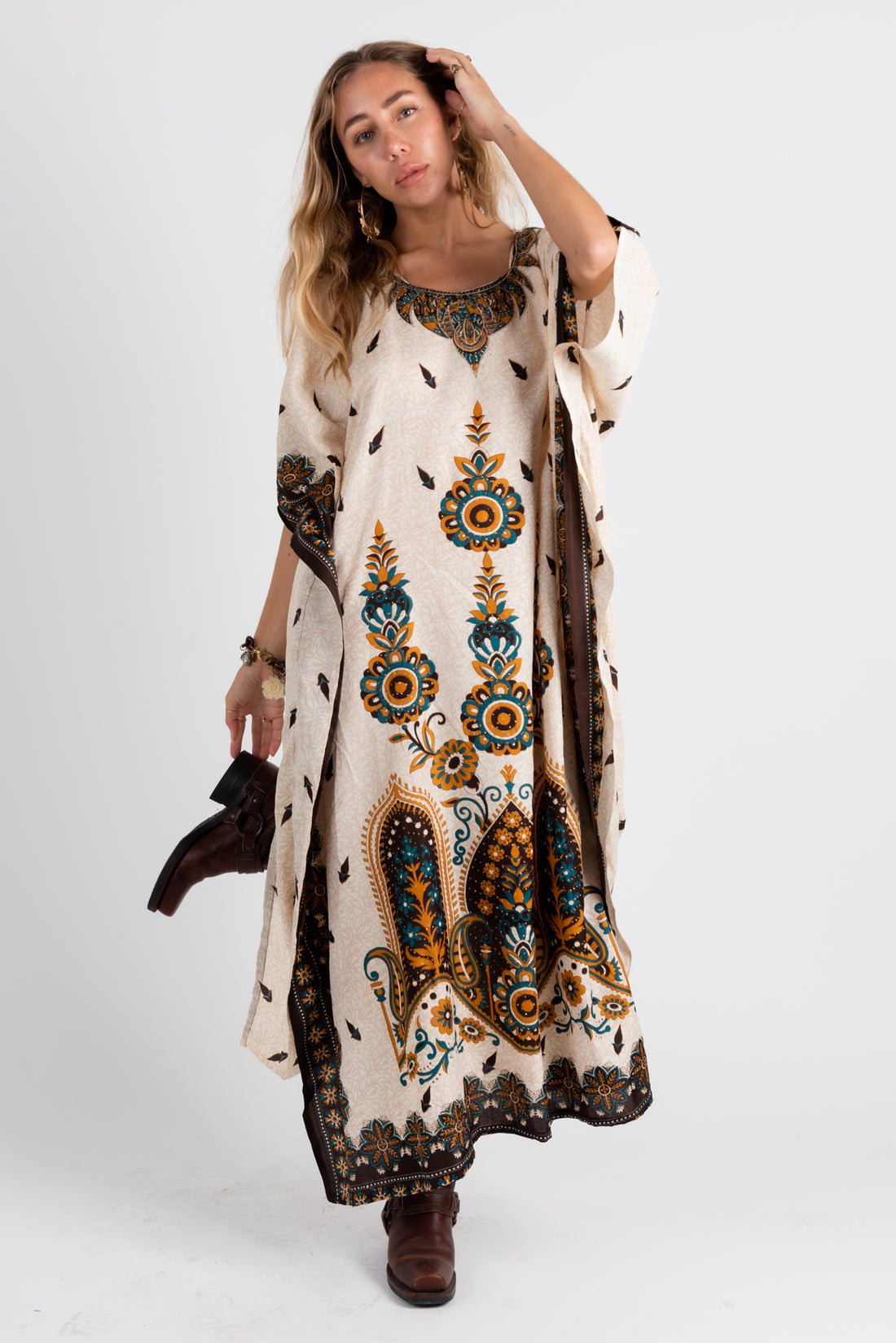 Vintage 1970s bohemian maxi kaftan with dramatic border print